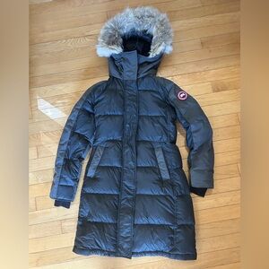 Rowley Canada goose parka size small grey in color